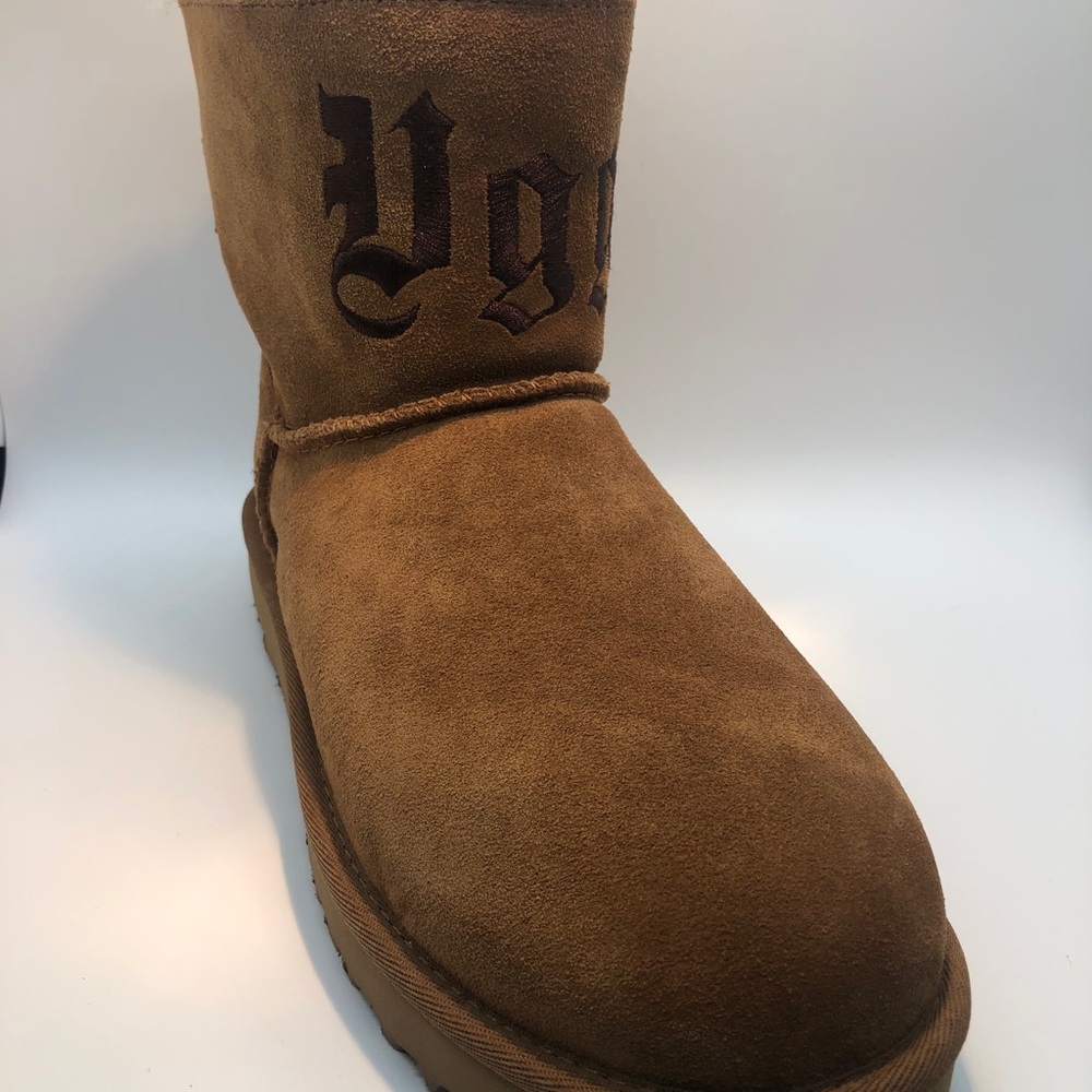 NEW Women’s  Limited Edition “Ugg Life” Short Boot - Picture 2 of 7